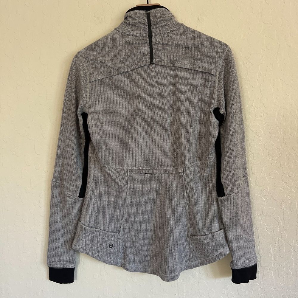 lululemon athletica Gray Long-Sleeve Half-Zip Pullover - Picture 11 of 13